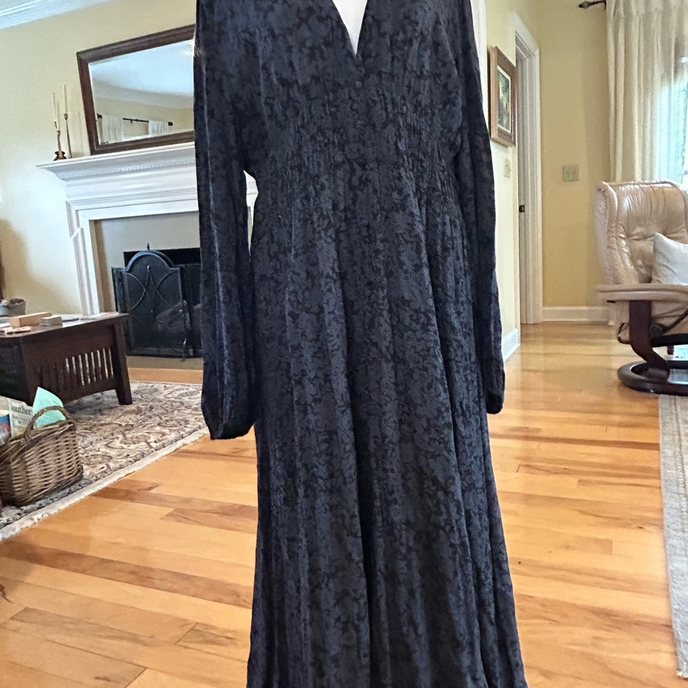 Zara Black and Navy V Neck Long Sleeve Women’s Floral Print Dress - Picture 8 of 15